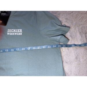 Dickies Women's T Shirt  Size 1X